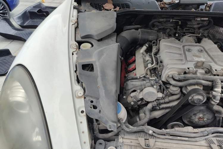 Used Porsche Cayenne 2011 Cayenne 3.0T Engine Bay Right