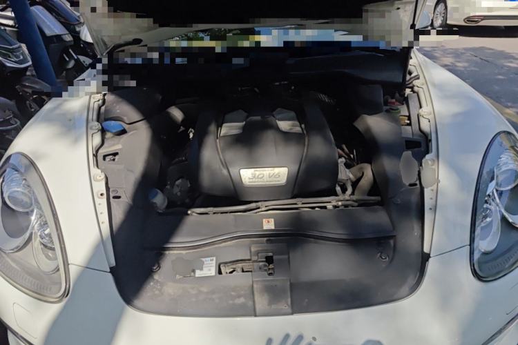 Used Porsche Cayenne 2011 Cayenne 3.0T Engine Bay