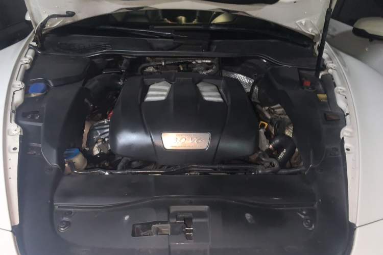 Used Porsche Cayenne 2011 Cayenne 3.0T Engine Bay