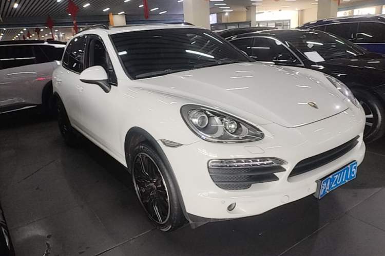 Used Porsche Cayenne 2011 Cayenne S 4.8L Front Right 45 Deg