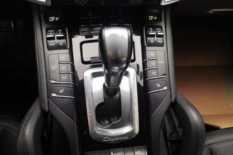Used Porsche Cayenne 2011 Cayenne 3.0T Gear Lever