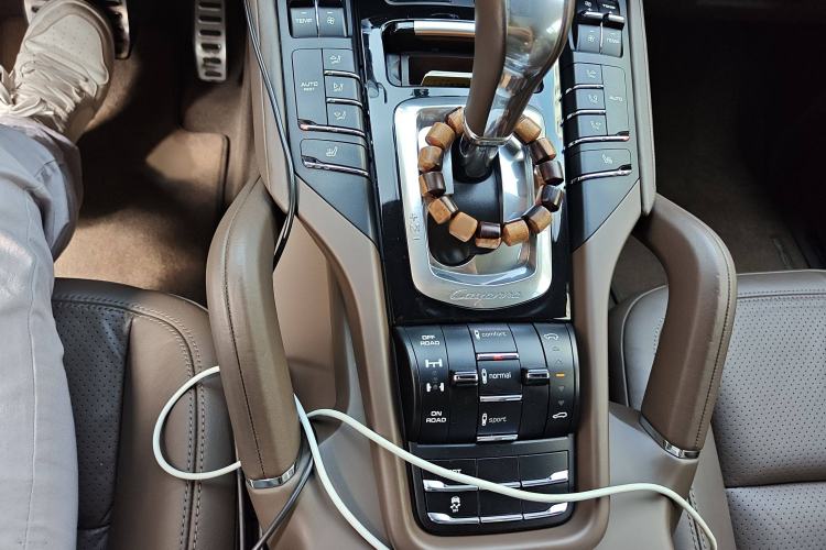 Used Porsche Cayenne 2011 Cayenne 3.0T Gear Lever