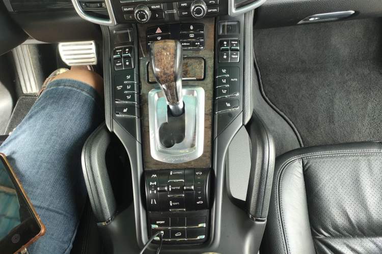 Used Porsche Cayenne 2011 Cayenne 3.0T Gear Lever