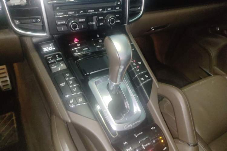 Used Porsche Cayenne 2011 Cayenne 3.0T Gear Lever