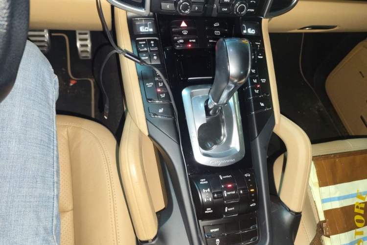 Used Porsche Cayenne 2011 Cayenne 3.0T Gear Lever