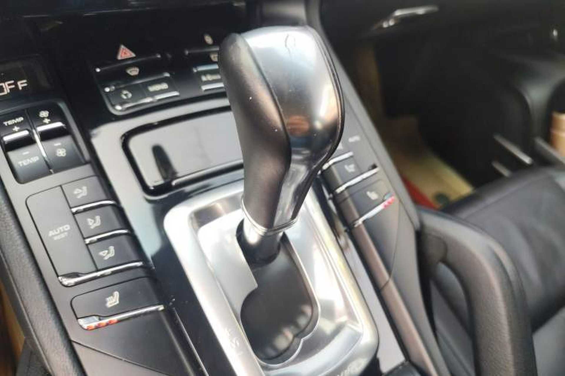Used Porsche Cayenne 2011 Cayenne 3.0T Gear Lever
