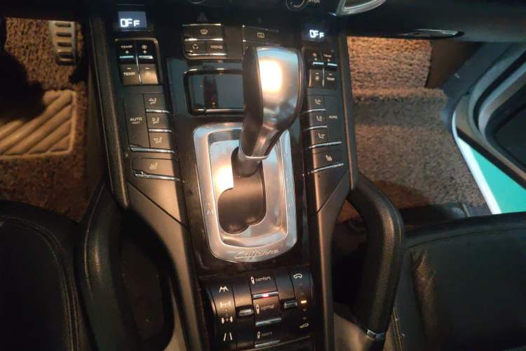 Used Porsche Cayenne 2011 Cayenne 3.0T Gear Lever