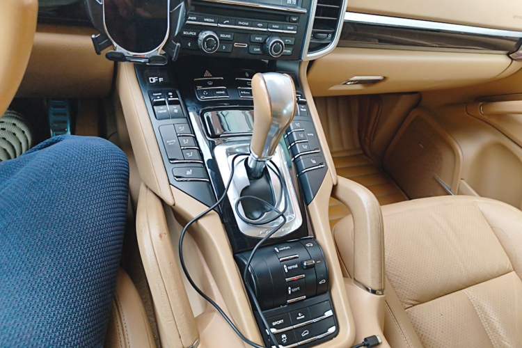 Used Porsche Cayenne 2011 Cayenne S Hybrid 3.0T Gear Lever