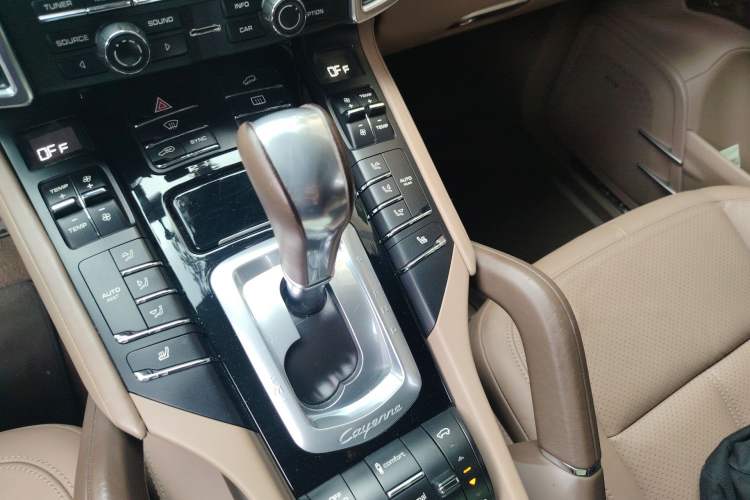 Used Porsche Cayenne 2011 Cayenne 3.0T Gear Lever
