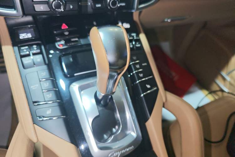 Used Porsche Cayenne 2011 Cayenne 3.0T Gear Lever