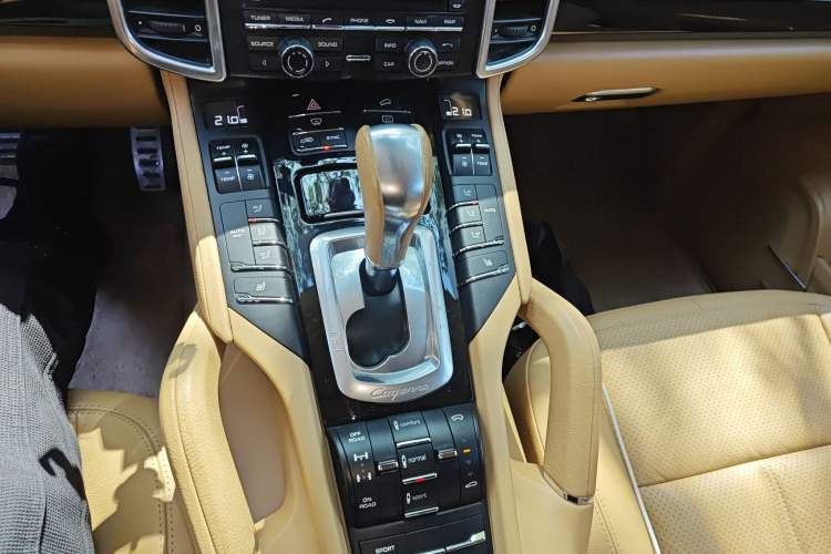 Used Porsche Cayenne 2011 Cayenne 3.0T Gear Lever