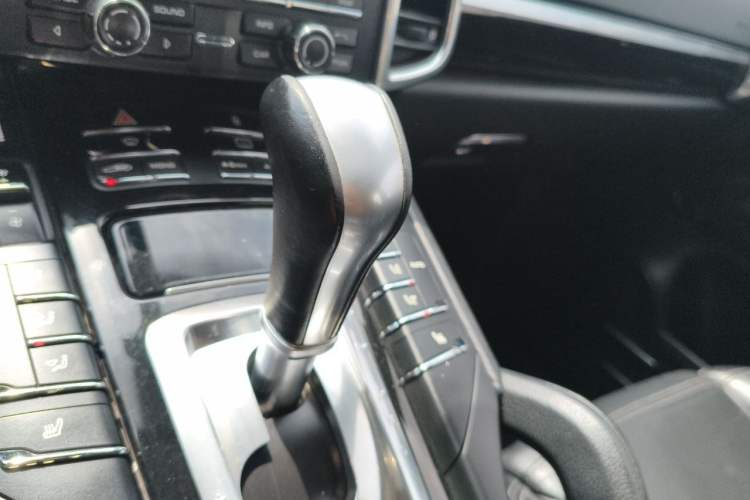 Used Porsche Cayenne 2011 Cayenne 3.0T Gear Lever