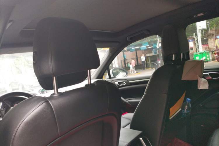 Used Porsche Cayenne 2011 Cayenne S Hybrid 3.0T Headliner