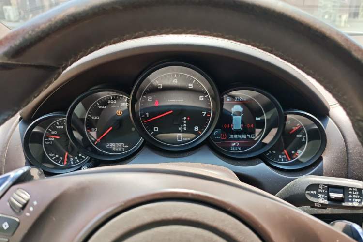 Used Porsche Cayenne 2011 Cayenne 3.0T Instrument Cluster