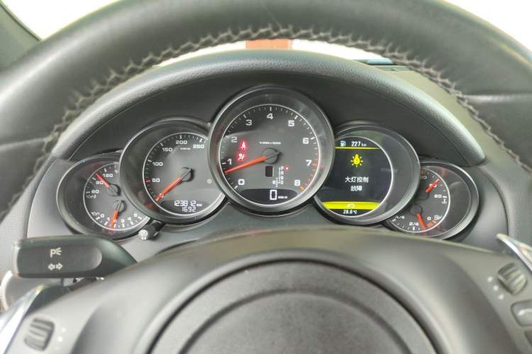 Used Porsche Cayenne 2011 Cayenne 3.0T Instrument Cluster