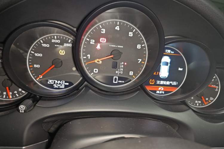 Used Porsche Cayenne 2011 Cayenne 3.0T Instrument Cluster