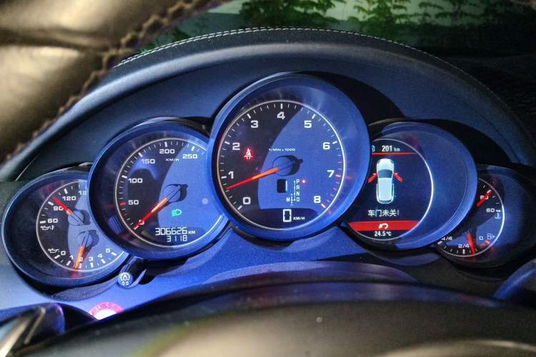 Used Porsche Cayenne 2011 Cayenne 3.0T Instrument Cluster