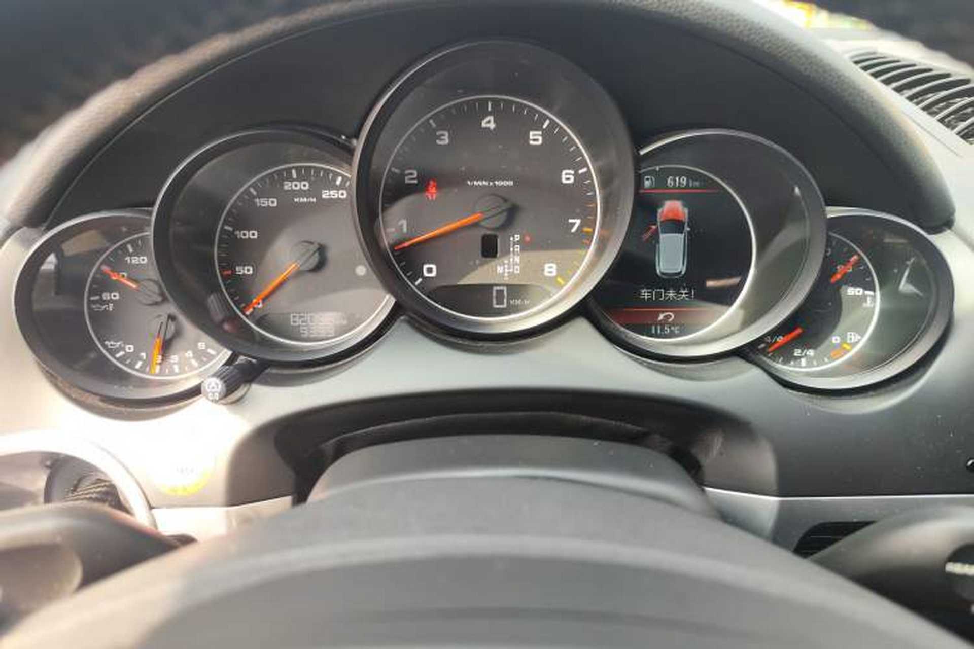 Used Porsche Cayenne 2011 Cayenne 3.0T Instrument Cluster