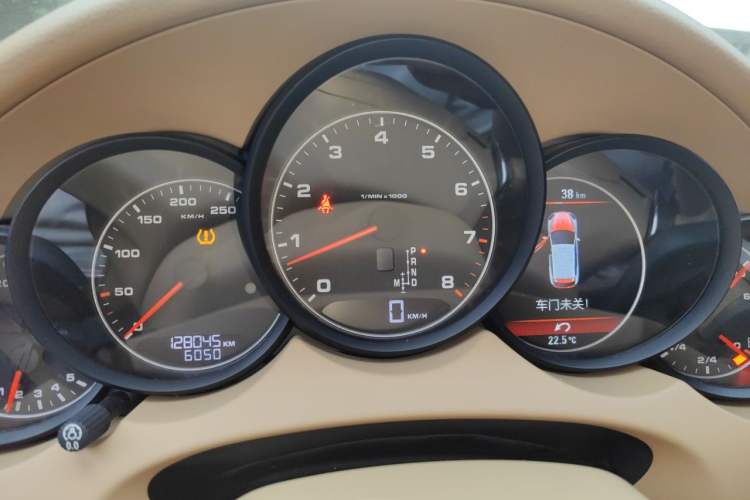 Used Porsche Cayenne 2011 Cayenne 3.0T Instrument Cluster