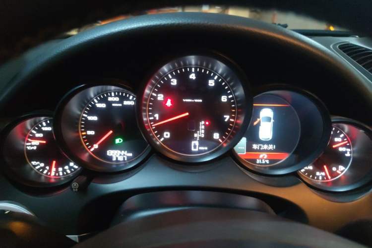Used Porsche Cayenne 2011 Cayenne 3.0T Instrument Cluster