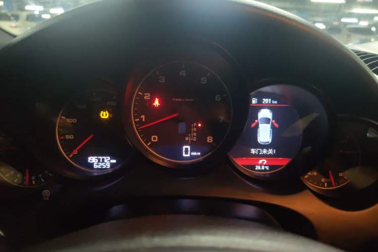 Used Porsche Cayenne 2011 Cayenne 3.0T Instrument Cluster