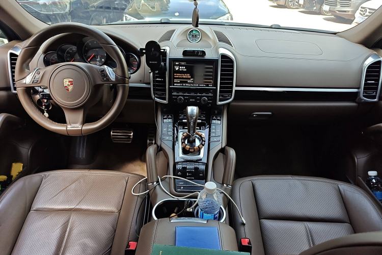 Used Porsche Cayenne 2011 Cayenne 3.0T Interior 2