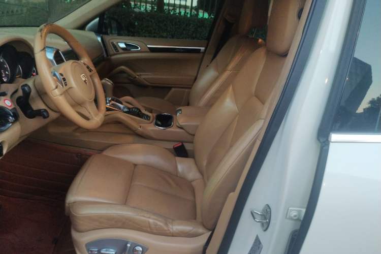 Used Porsche Cayenne 2011 Cayenne S Hybrid 3.0T Left Front Seat