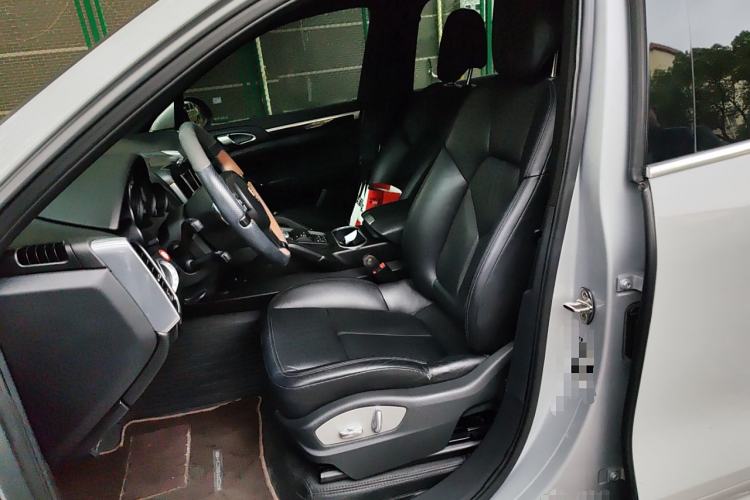 Used Porsche Cayenne 2011 3.6L automatic transmission U.S. specification Left Front Seat