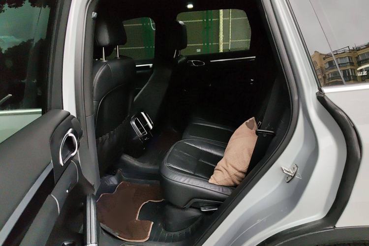 Used Porsche Cayenne 2011 3.6L automatic transmission U.S. specification Left Rear Seat
