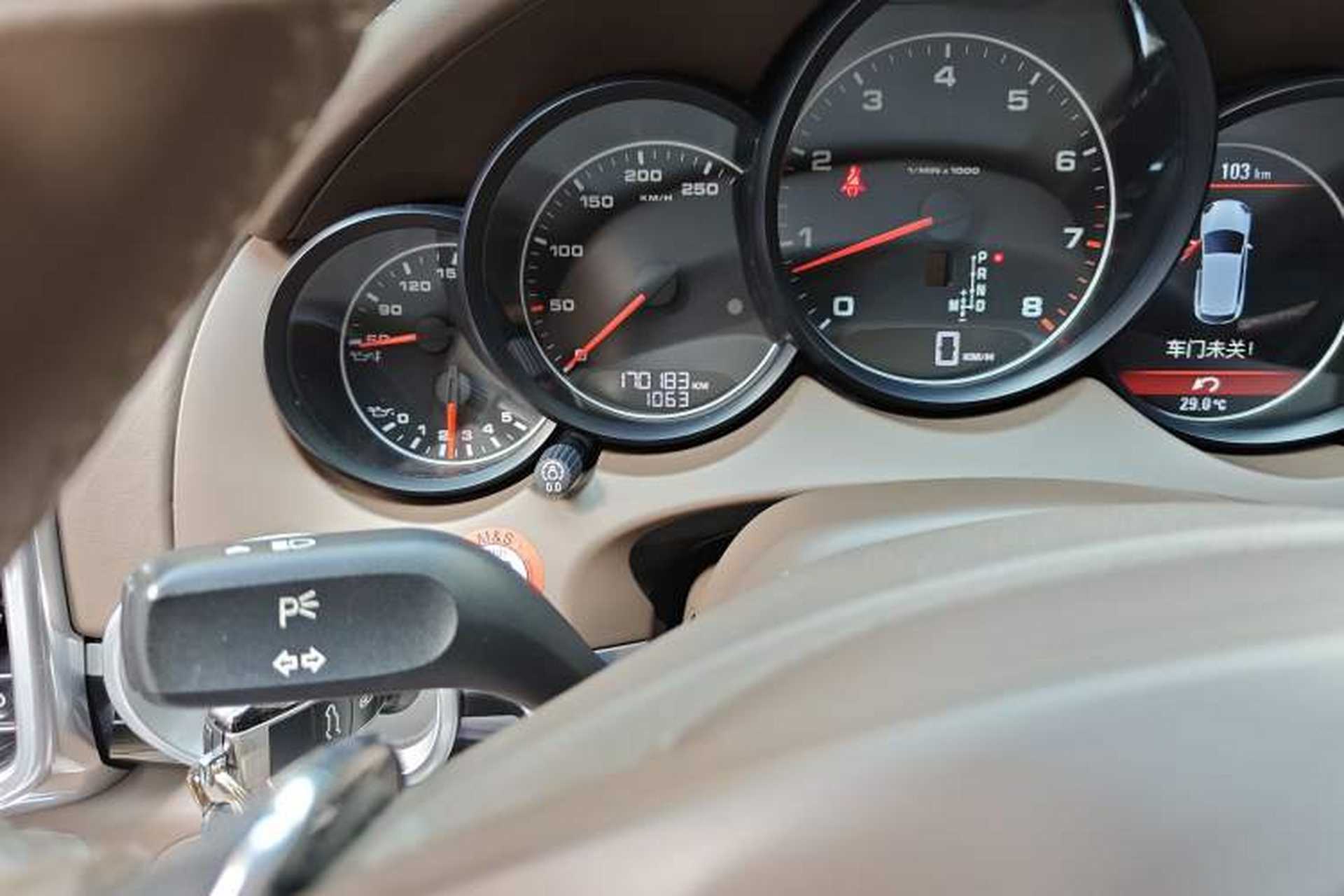Used Porsche Cayenne 2011 Cayenne 3.0T Odometer Close Up