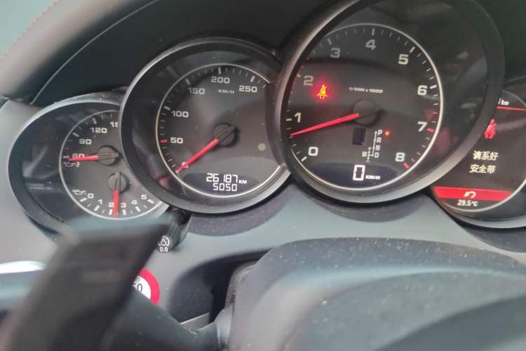 Used Porsche Cayenne 2011 Cayenne 3.0T Odometer Close Up