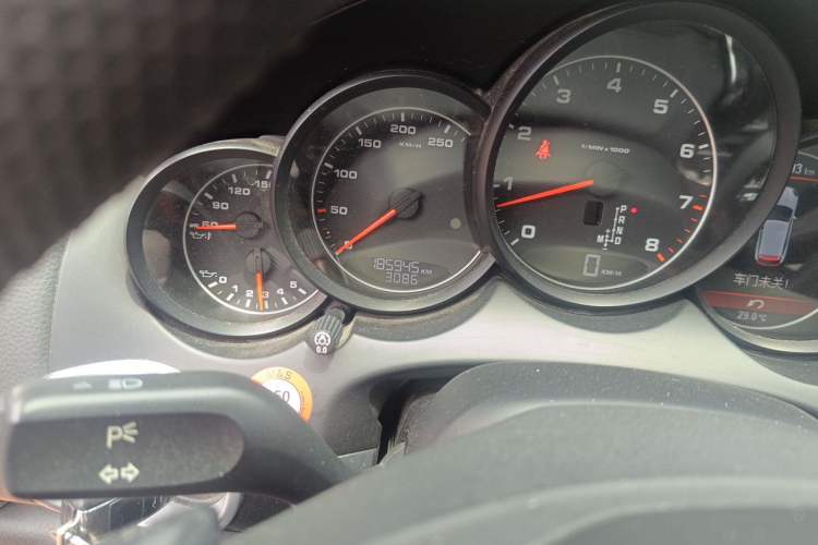 Used Porsche Cayenne 2011 Cayenne 3.0T Odometer Close Up