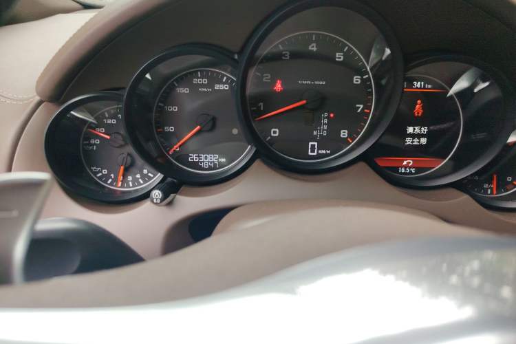 Used Porsche Cayenne 2011 Cayenne 3.0T Odometer Close Up