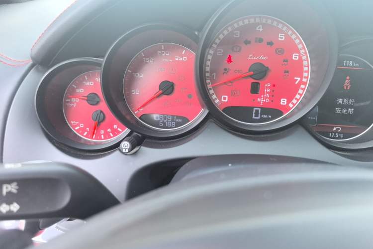 Used Porsche Cayenne 2011 Cayenne 3.0T Odometer Close Up