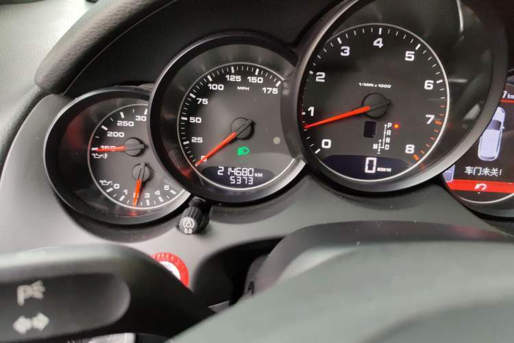 Used Porsche Cayenne 2011 3.6L automatic transmission U.S. specification Odometer Close Up