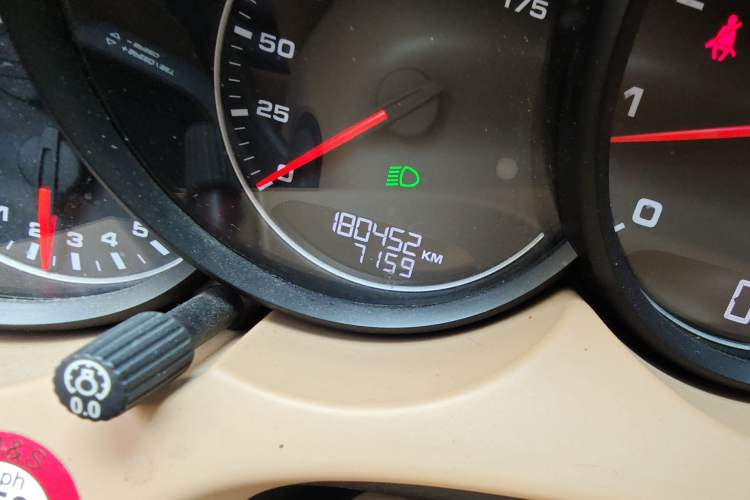 Used Porsche Cayenne 2011 3.6L automatic transmission U.S. specification Odometer Close Up