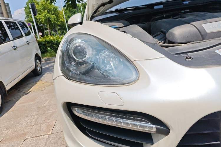 Used Porsche Cayenne 2011 Cayenne 3.0T Right Front Headlight