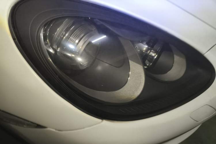 Used Porsche Cayenne 2011 Cayenne 3.0T Right Front Headlight