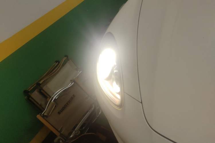 Used Porsche Cayenne 2011 Cayenne 3.0T Right Front Headlight