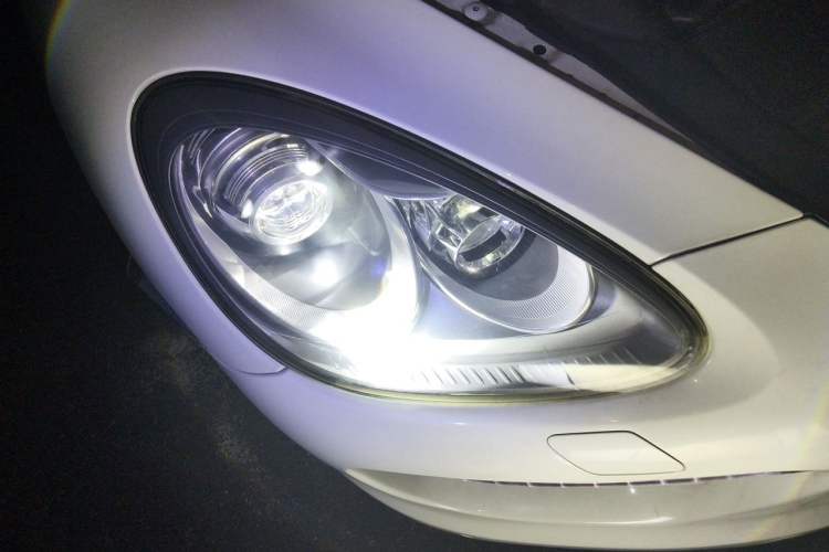 Used Porsche Cayenne 2011 Cayenne 3.0T Right Front Headlight