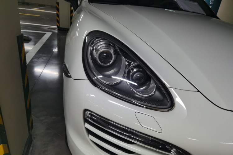 Used Porsche Cayenne 2011 Cayenne 3.0T Right Front Headlight
