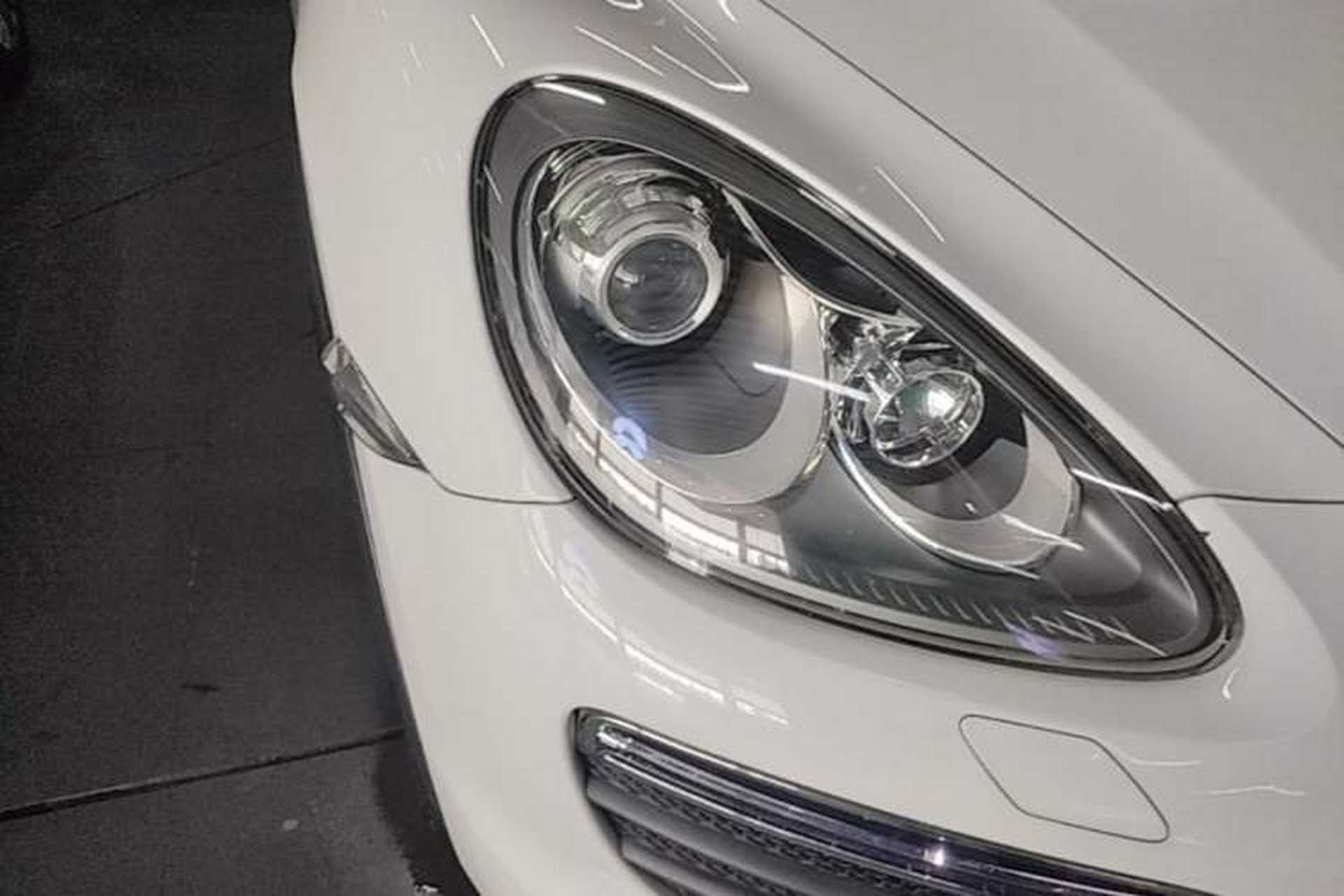 Used Porsche Cayenne 2011 Cayenne S 4.8L Right Front Headlight
