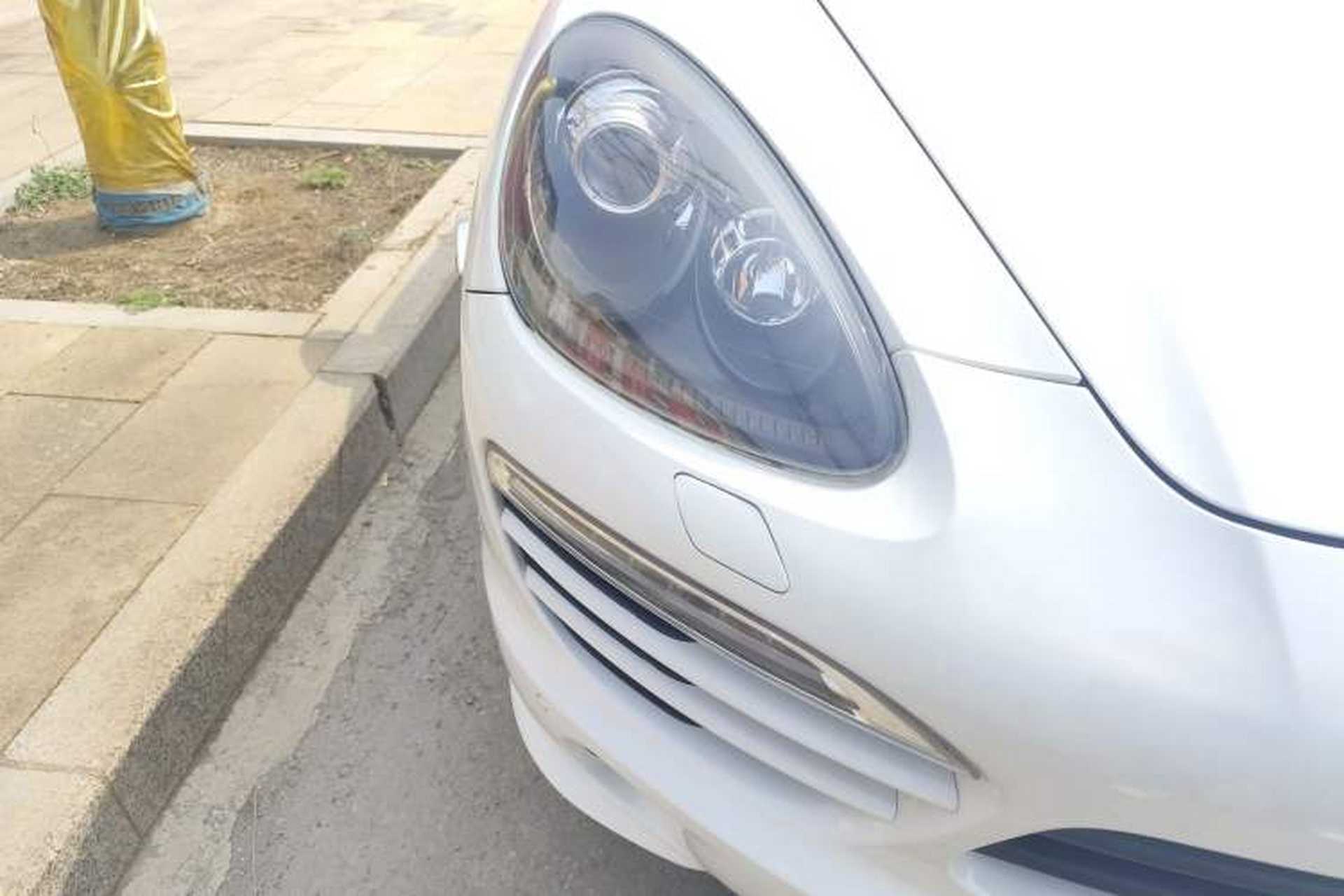 Used Porsche Cayenne 2011 Cayenne 3.0T Right Front Headlight