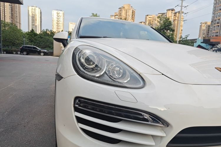 Used Porsche Cayenne 2011 3.6L automatic transmission U.S. specification Right Front Headlight