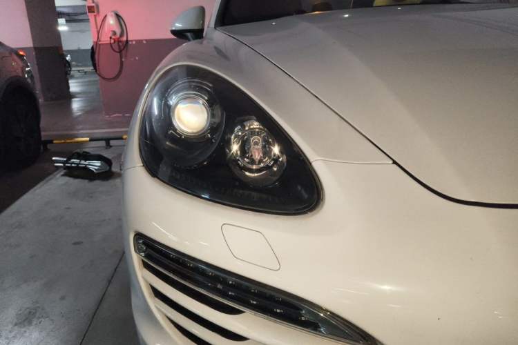 Used Porsche Cayenne 2011 Cayenne 3.0T Right Front Headlight