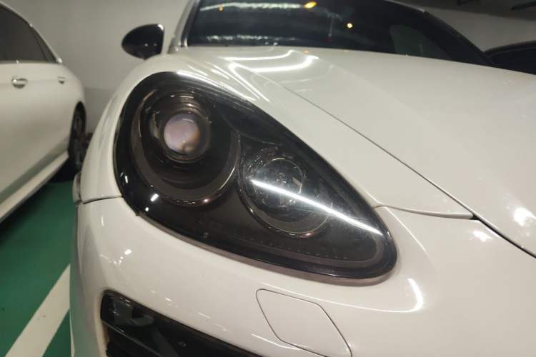 Used Porsche Cayenne 2011 Cayenne 3.0T Right Front Headlight