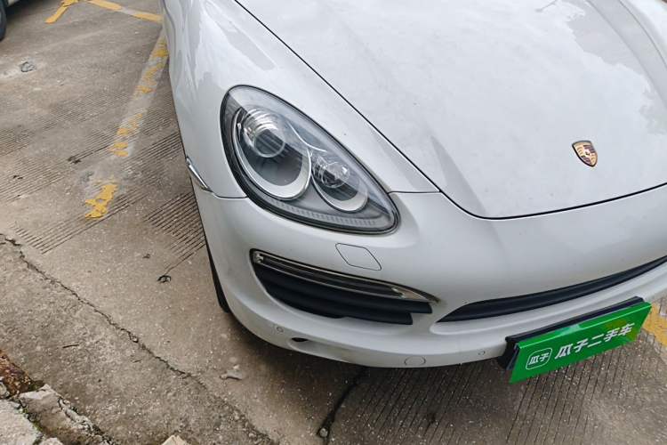 Used Porsche Cayenne 2011 Cayenne S Hybrid 3.0T Right Front Headlight