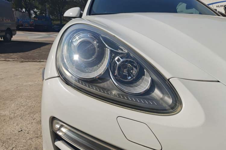 Used Porsche Cayenne 2011 Cayenne 3.0T Right Front Headlight