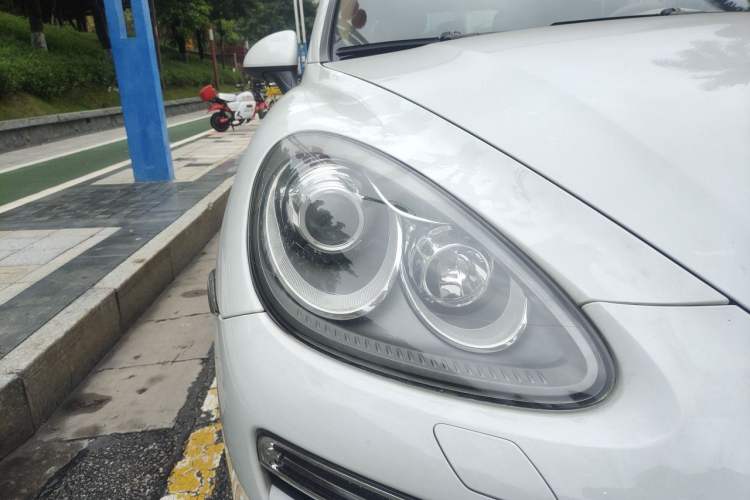 Used Porsche Cayenne 2011 Cayenne 3.0T Right Front Headlight