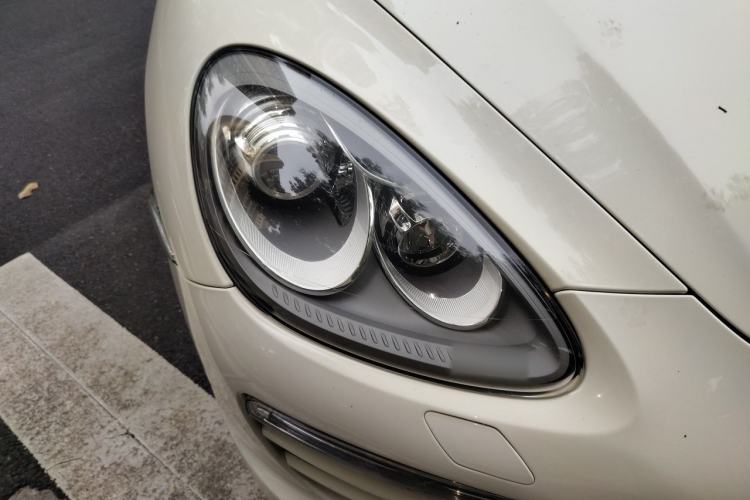 Used Porsche Cayenne 2011 Cayenne 3.0T Right Front Headlight